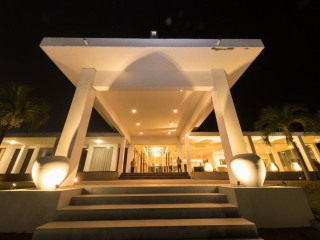 Pegasus Reef Hotel