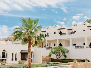 Reef Oasis Beach Resort