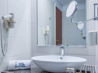Hotel Adonis