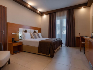 HOTEL AGORA, SURE HOTEL COLLECTION BY BEST WESTERN