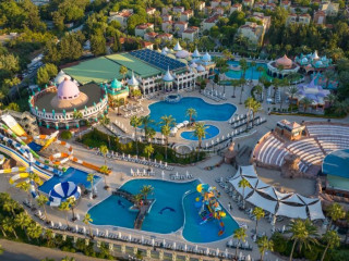 Hotel Kamelya Aishen Club