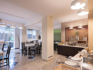 Hotel Akropol