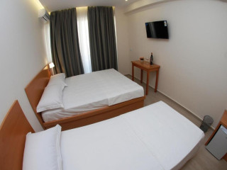 Hotel Ari 2