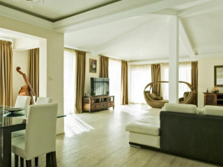 Hotel Azimut