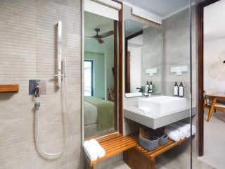 Hotel Barcelo Nasandhura Male