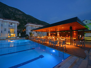 Hotel Belcekum Beach