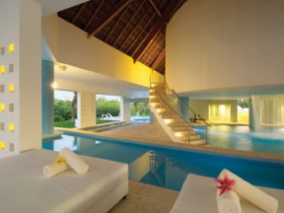 Hotel Bluebay Grand Esmeralda