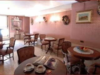 HOTEL CANAL & WALTER