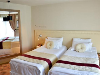 HOTEL CAPITOLINA CITY CHIC