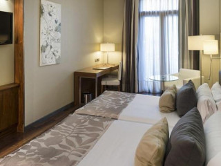 Almirall Apartaments