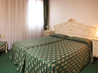 Hotel Commercio & Pellegrino