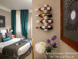 Hotel Condotti