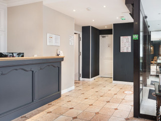 Hotel Courcelles Mederic