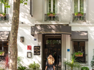 Hotel De La Porte Doree