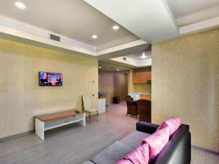 HOTEL DIPLOMAT SUITES