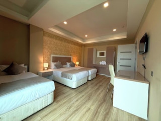 HOTEL DIPLOMAT SUITES