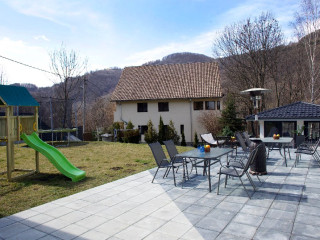 Vila Mira by Atra