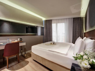 Hotel Dora Pera