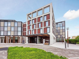 HAMPTON BY HILTON DUBAI AL SEEF