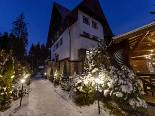 LION PEAK HOTEL RAFFLES