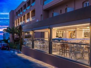Mari Kristin Beach Hotel