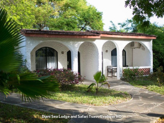 Diani Sea Lodge and Safari Tsavo Explorer RO