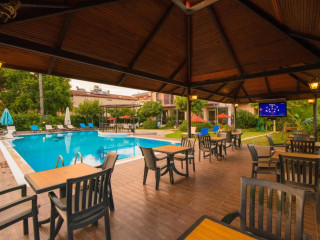 Hotel Golden Moon