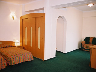 HOTEL IAKI