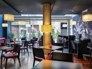 Hotel ibis Barcelona Centro - Sagrada Familia