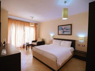 Hotel Ibiza, Albania