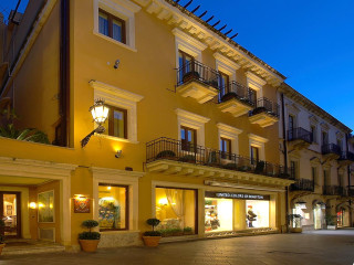 HOTEL ISABELLA