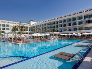 Hotel Karmir Resort & Spa