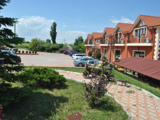 Hotel Lacul Racilor