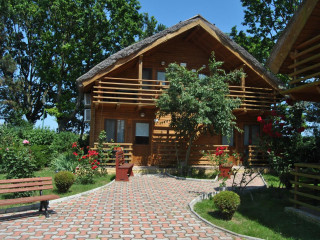 Hotel Lacul Racilor