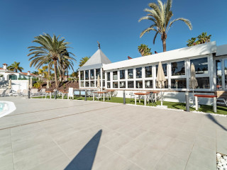 Hotel LIVVO Dunagolf Suites