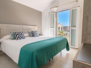 Hotel LIVVO Los Calderones - Adults recommended
