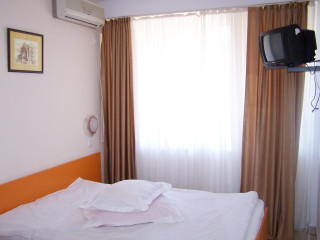 HOTEL LOTUS