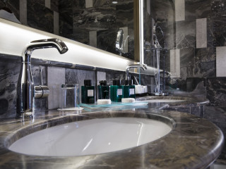 Hotel Lumen Paris Louvre