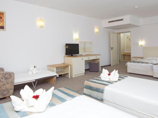 Hotel Mena Palace