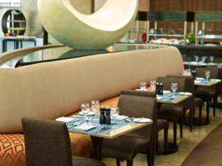 Hotel Millennium Al Rawdah