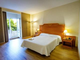 Hotel Monarque El Rodeo