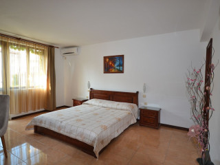 Hotel More