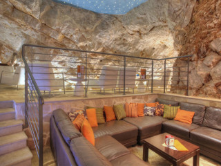 Hotel More
