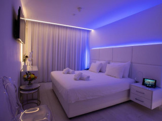Hotel Napa Suites (Adults Only)