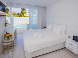 Hotel Napa Suites (Adults Only)