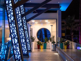 Hotel Nicholas Color