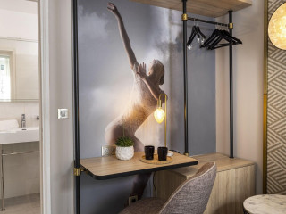 Hotel Nude Paris - Color Vision