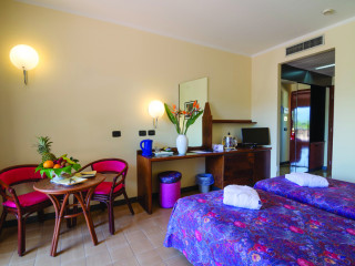 HOTEL OLIMPO