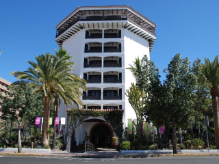 Hotel Parque Tropical