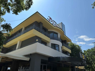 HOTEL PERUNIKA